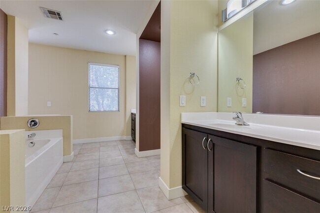 Building Photo - 228 Frapuccino Ave