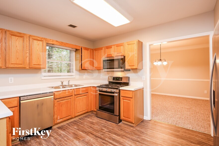 Building Photo - 2684 Conifer Green Way