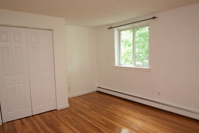 Building Photo - 135 Inman St