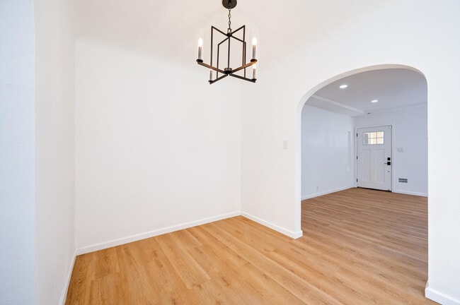 Building Photo - 8807 Cimarron St