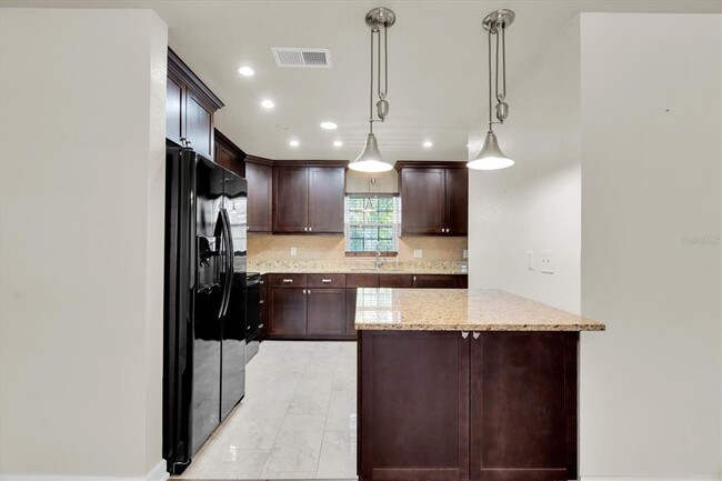 Building Photo - 701 Poinsettia Rd