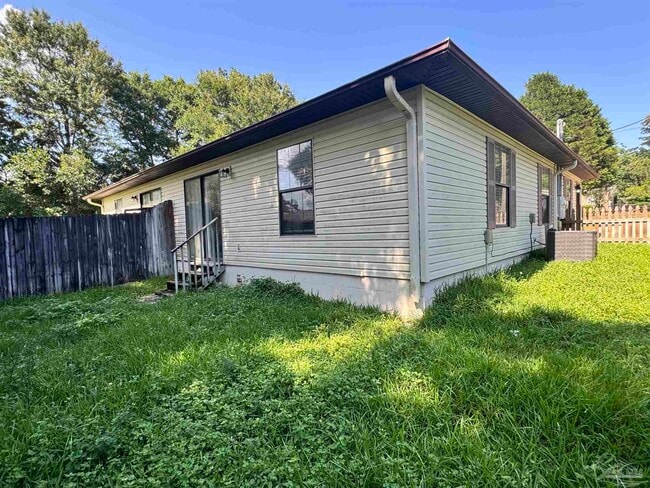Building Photo - 9511 Sandpiper St