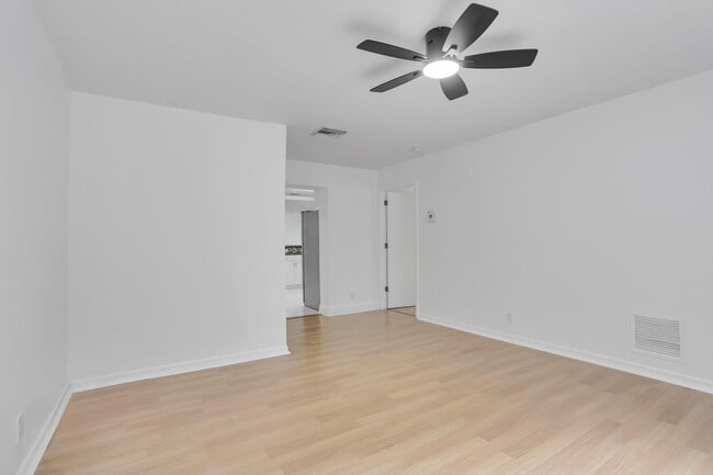 Building Photo - 631 Bailey St