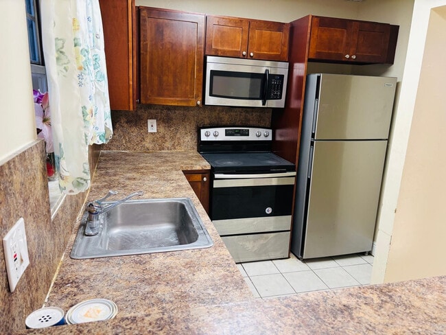 Building Photo - 4240 NW 21st St