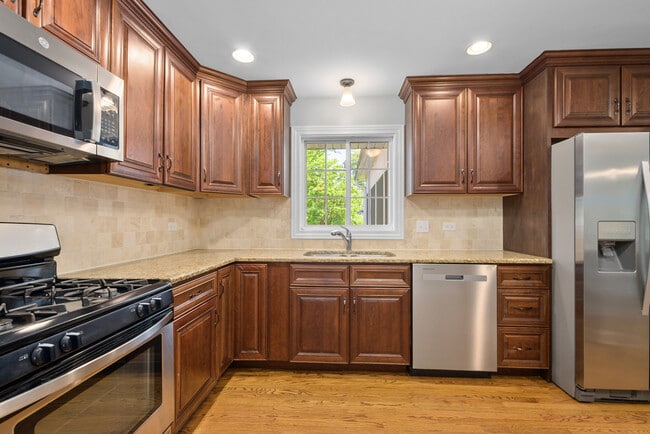 Building Photo - 433 Hackberry Rd