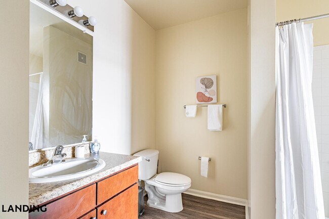 Building Photo - 400 Blake St