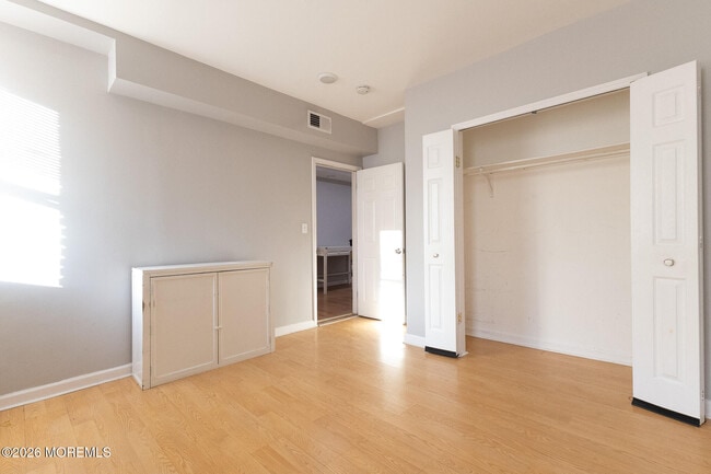 Building Photo - 158 Terrace Ave