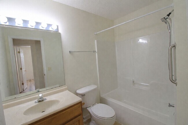 Building Photo - (Coming Soon) 3 Bedroom Home in Monroe!