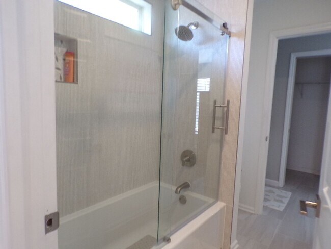Building Photo - Adorable Home Located In Yacht Cove