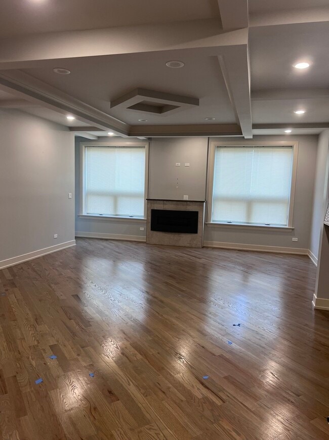 Building Photo - 1208 E 64th St