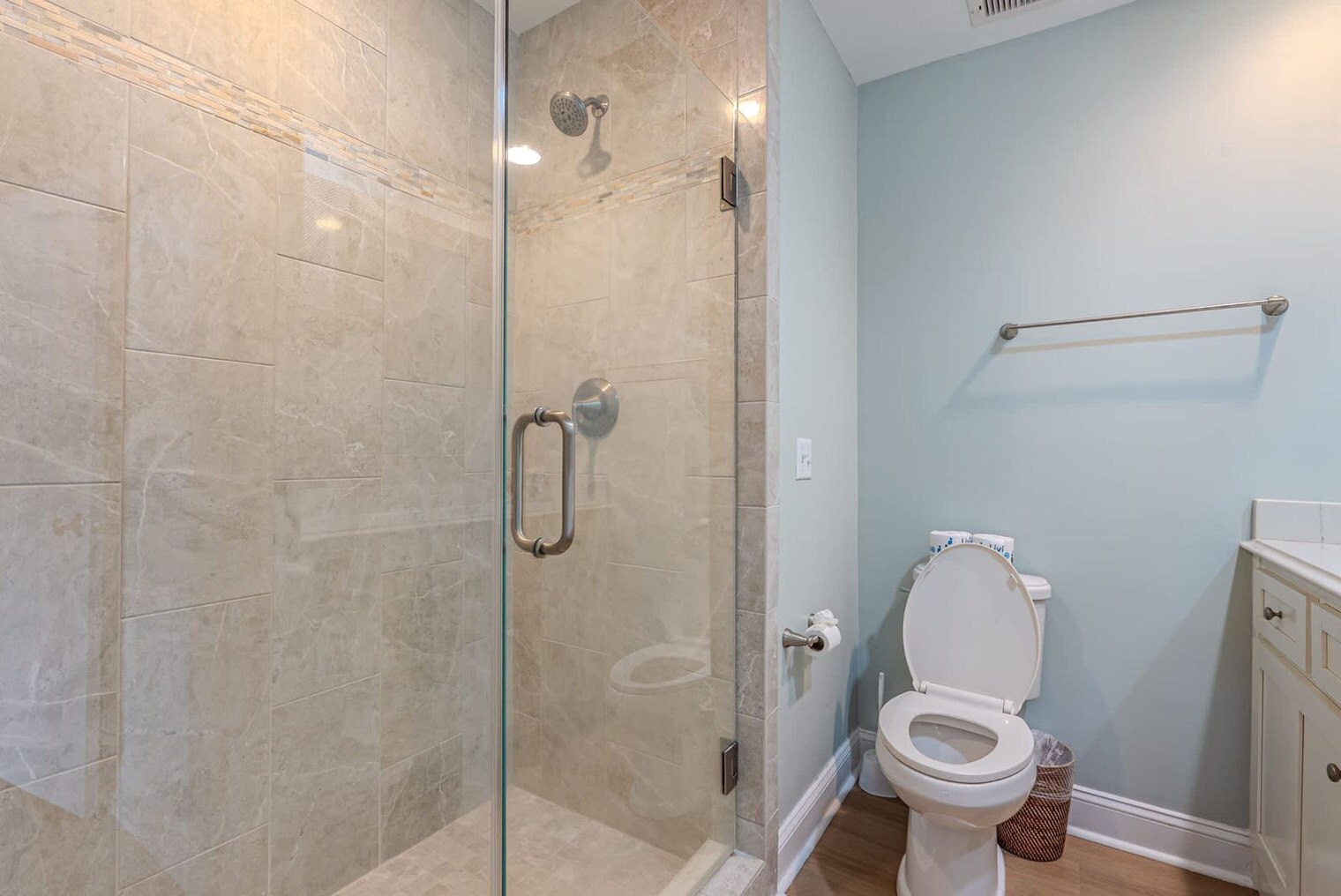 Building Photo - 8 Heath Dr