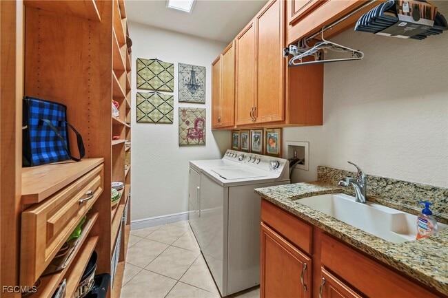 Building Photo - 8847 Largo Mar Dr