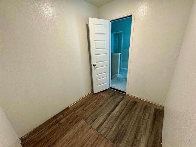 Building Photo - 1804 Ithaca Grv Ln