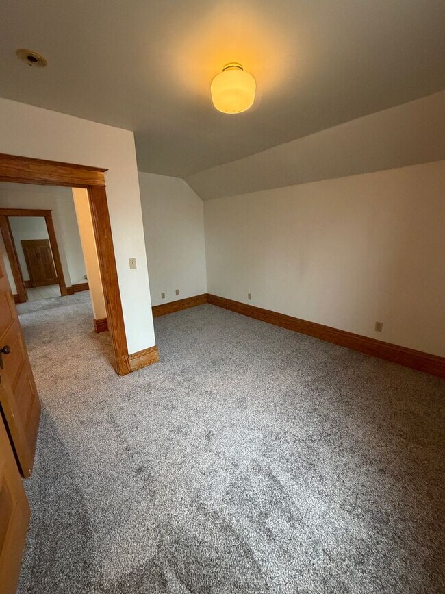 Building Photo - 800 S 9th St