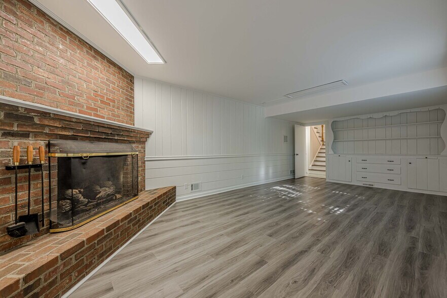 Building Photo - 6640 Williamson Dr