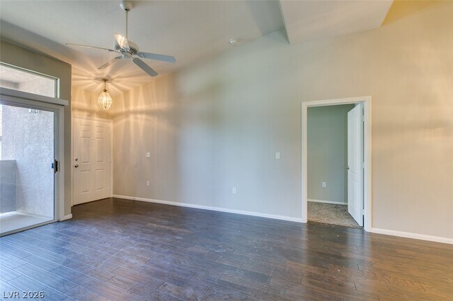 Building Photo - 2305 W Horizon Ridge Pkwy