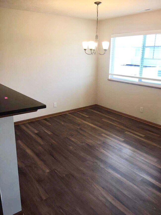 Building Photo - 9052 Tumbleweed Dr