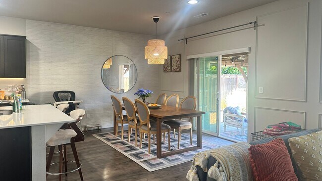 Building Photo - Spacious & Modern 4-Bed, 2.5-Bath Home in Camas