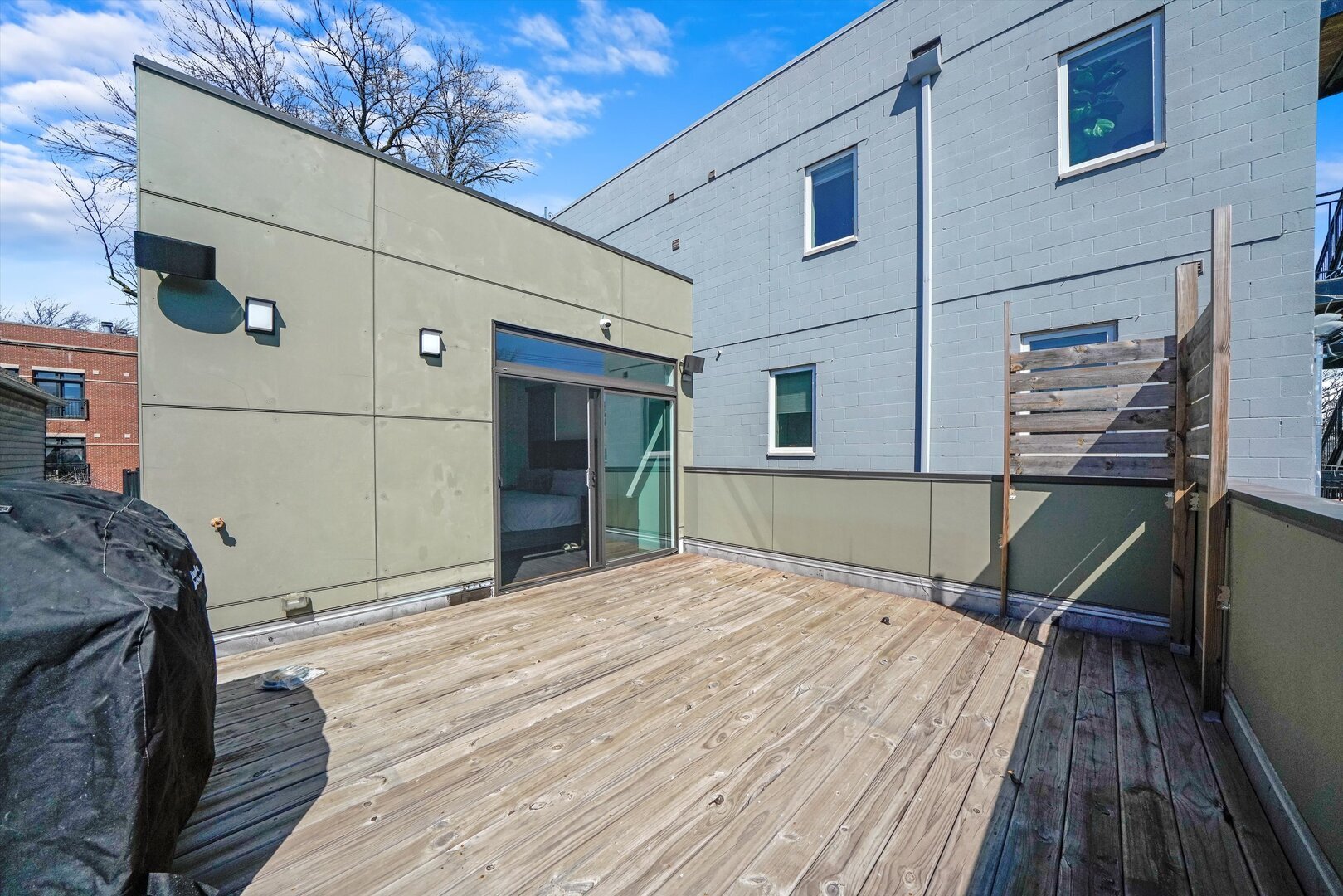 Building Photo - 2915 W Lyndale St
