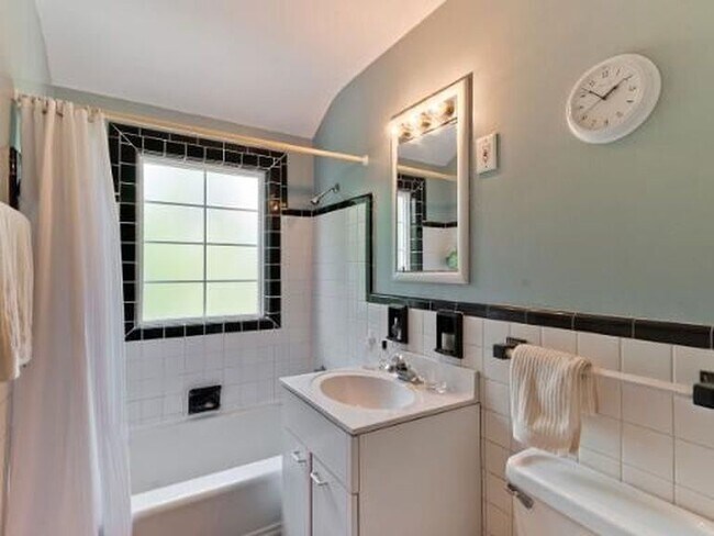 Building Photo - 510 Bonnie Brae
