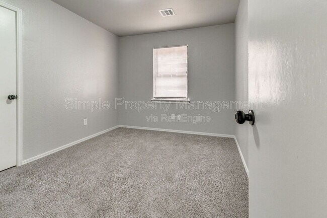 Building Photo - 129 SE 42nd St