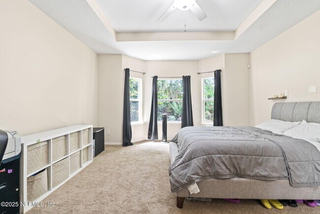 Building Photo - 300 Auburn Oaks Rd E