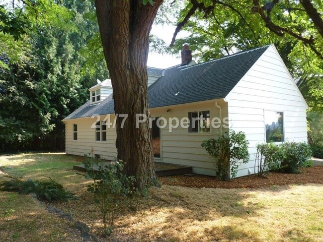 Building Photo - Charming 3BD | 2BA Cottage + Bonus Room - ...