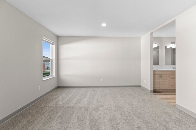 Building Photo - Zero-step Valley Duplex for rent!