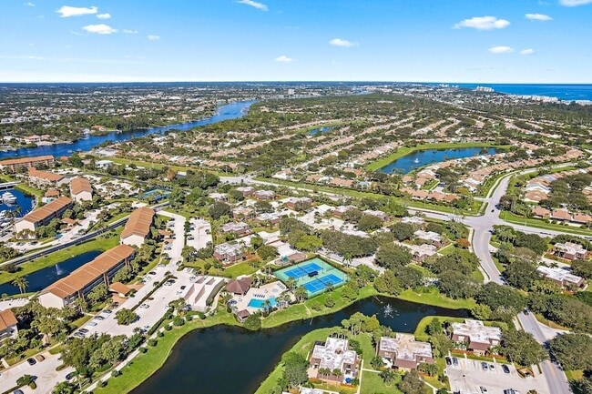 Building Photo - 1510 15th Ct