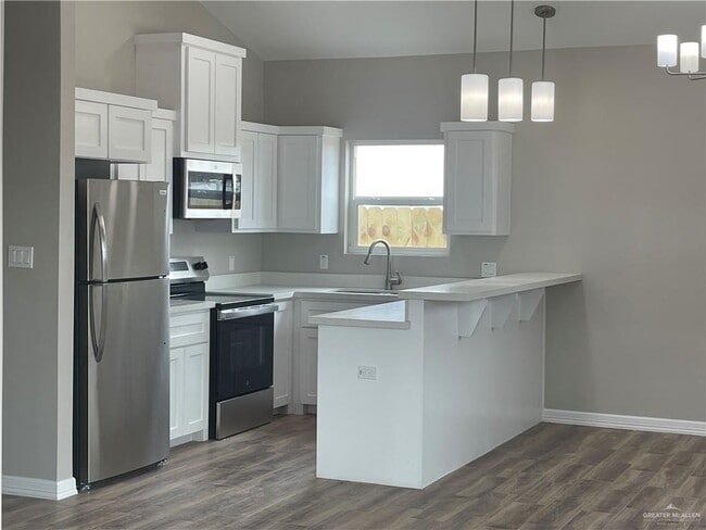 Building Photo - 31 Sparrow Rd