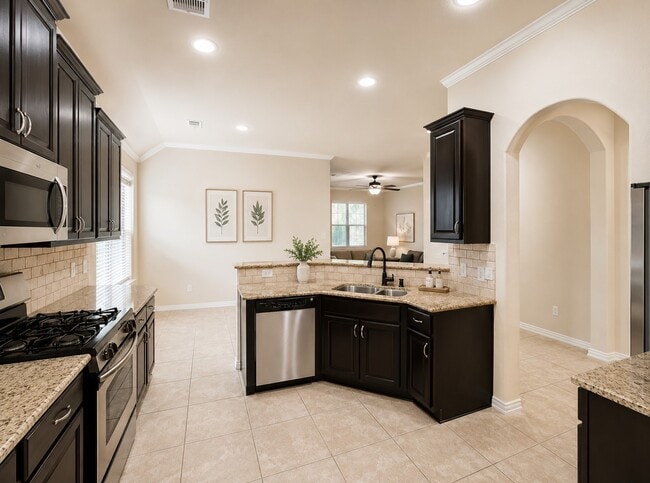 Building Photo - 7506 Amber Village Cir