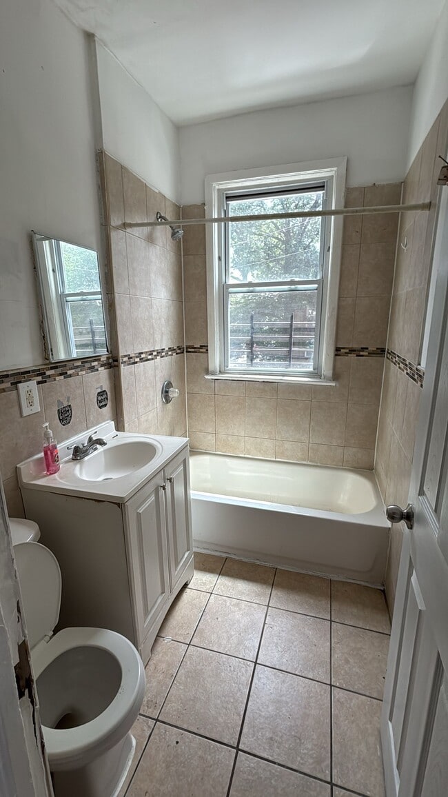 57 Fabyan 3R - 56 Fabyan Pl