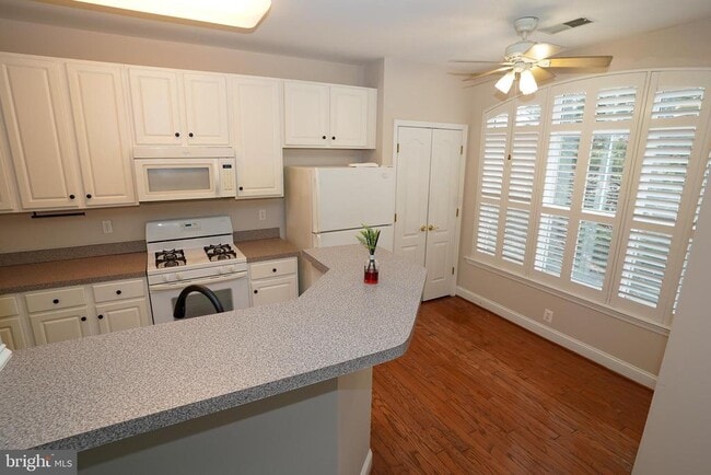 Building Photo - 2115 Ganton Green