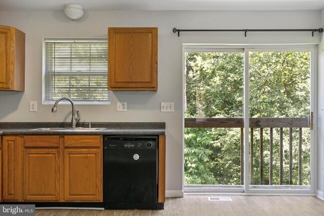 Building Photo - 430 Cedar Creek Dr