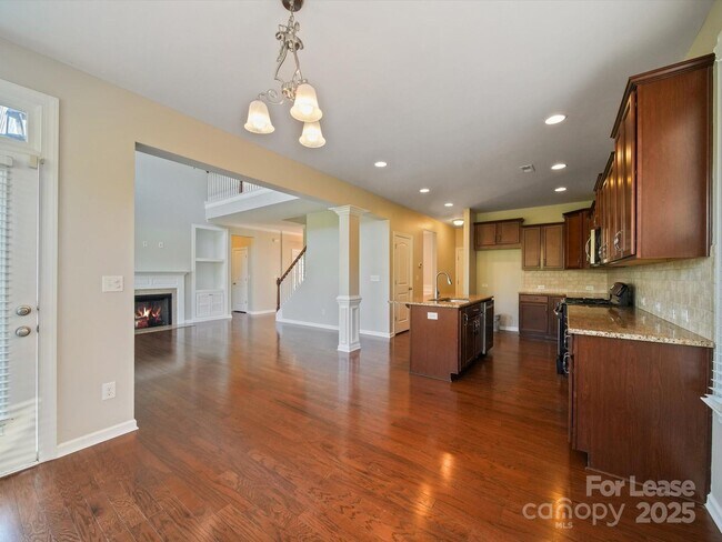 Building Photo - 10205 Falling Leaf Dr NW