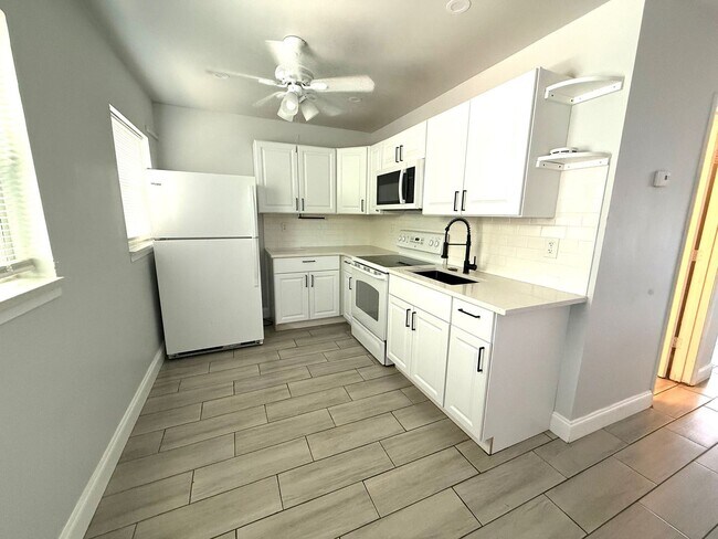 Building Photo - 3005 Hawthorne St