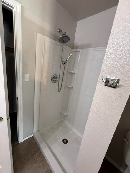 Building Photo - 702 Claremont Pky