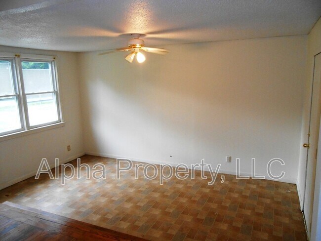 Building Photo - 31 Foxhall Rd