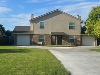 Building Photo - 226 Skylark Ct