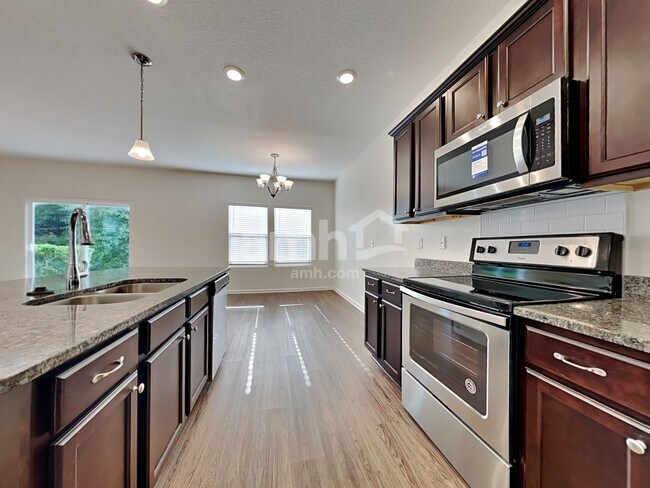 Building Photo - 120 E Jayce Way