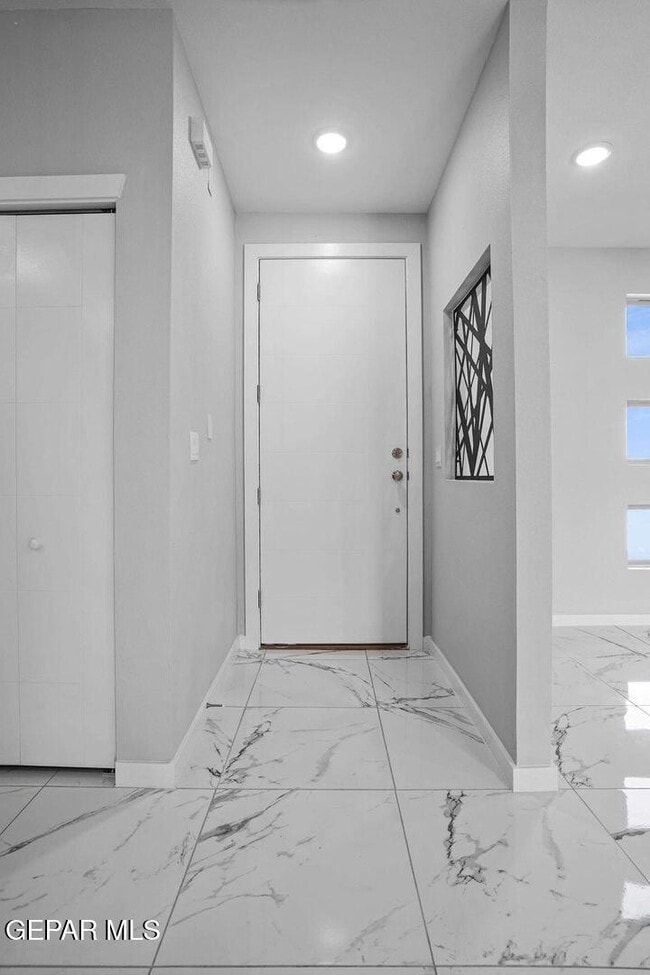 Building Photo - 11492 Summer Dr