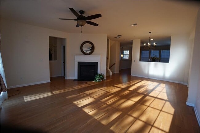 Building Photo - 4652 Creekside Villas Way
