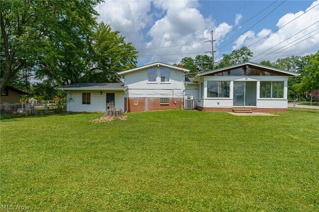 Building Photo - 9081 Royalton Rd