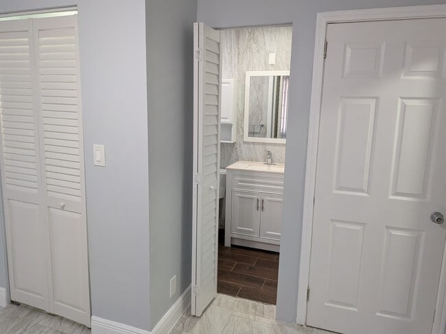 Building Photo - 2239 Polk St