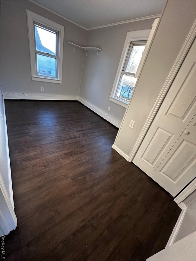 Building Photo - 44 Harding Ave