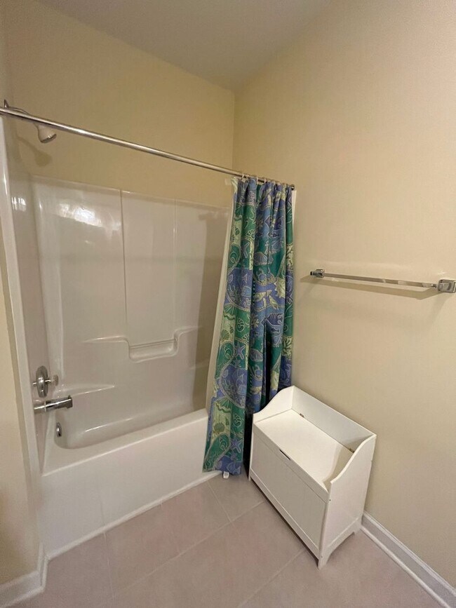 Building Photo - Discover this well-appointed 3-bedroom plus bonus room , 2-bath home in Carleton Place
