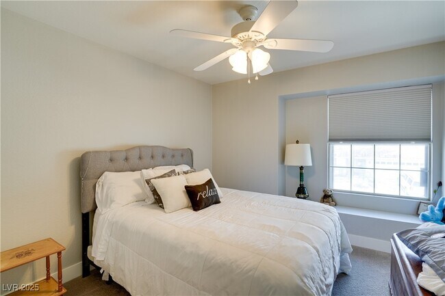 Building Photo - 20 Fantasia Ln