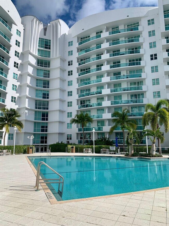 Building Photo - 7900 Harbor Island Dr
