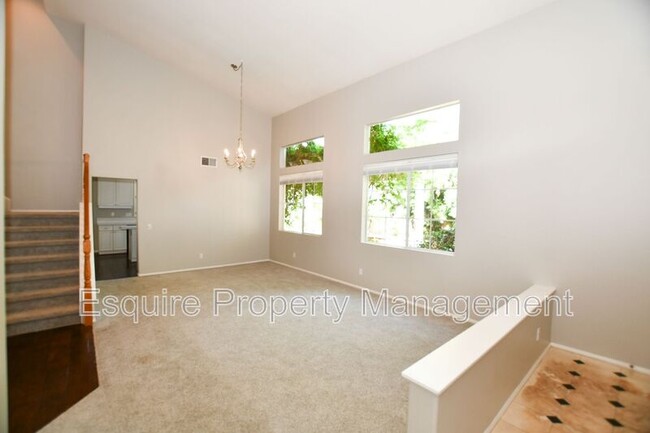 Building Photo - 508 Via Marquesa