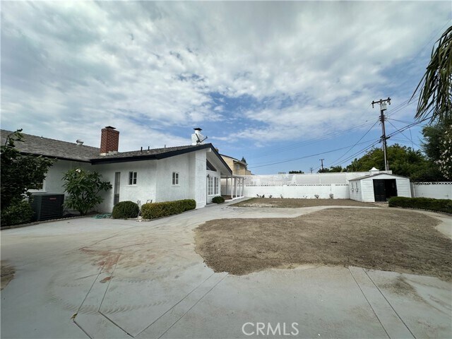 Building Photo - 9332 Shannon Ave